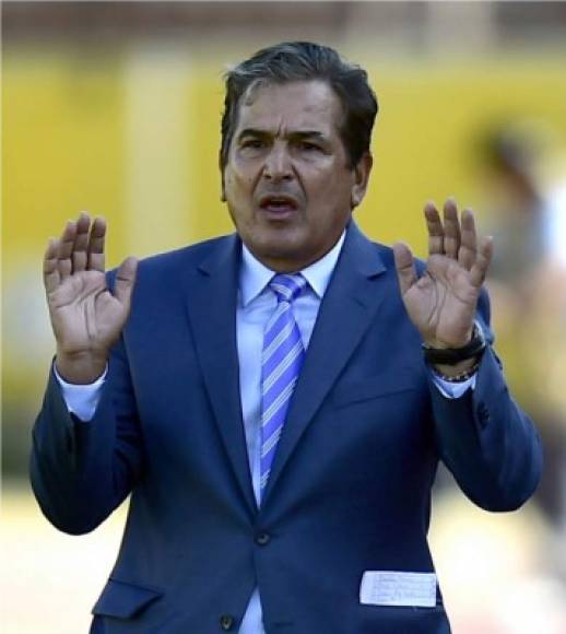 El colombiano Jorge Luis Pinto, actual entrenador de la Selección de Honduras, jamás jugó al fútbol. Pero su amplio currículum lo hace entrar en este top.
