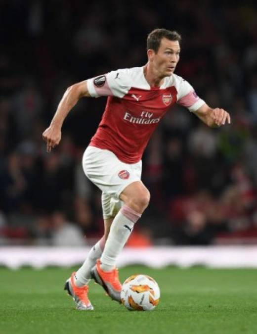 Stephan Lichtsteiner: El lateral suizo es otra baja del Arsenal.