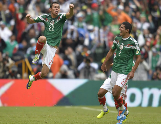 México golea a Nueva Zelanda y pone un pie en el Mundial de Brasil