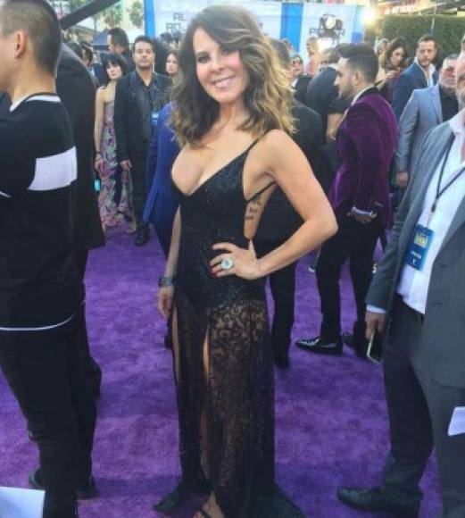 Kate del Castillo en la alfombra de los Latin American Music Awards 2016.