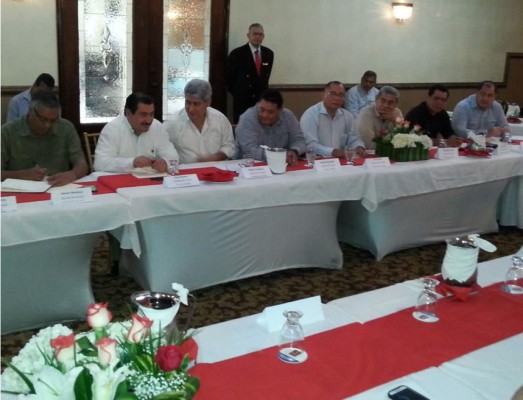 Alcaldes se reúnen con el Embajador de Japón en Honduras