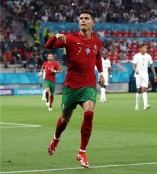 'Aquí estoy yo'. Cristiano Ronaldo celebrando su primer gol del partido.