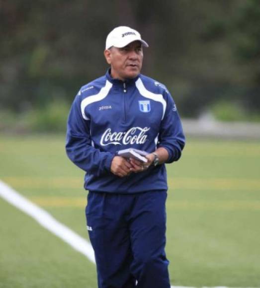 Carlos Tábora dio su primera convocatoria como técnico interino de la Selección de Honduras.