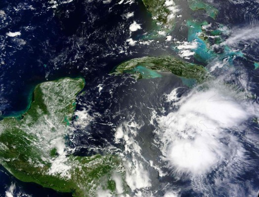 Tormenta tropical Earl se acercará hoy a la costa norte de Honduras