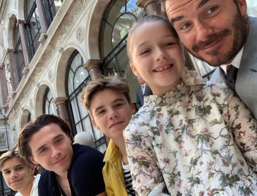 Hija de Victoria Beckham roba las miradas durante la London Fashion Week