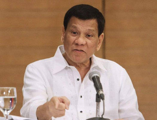 Duterte anima a matar a obispos en Filipinas porque 'son inútiles'
