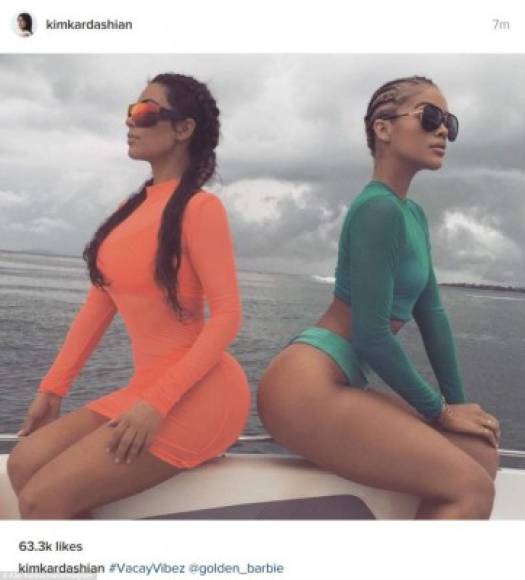 Tras perder de 30 kilos y someterse a un abdominoplastia no quirúrgica, Kim Kardashian presumió su figura durante sus vacaciones, en Punta Mita.