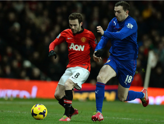 Manchester United recibe a Juan Mata con una victoria