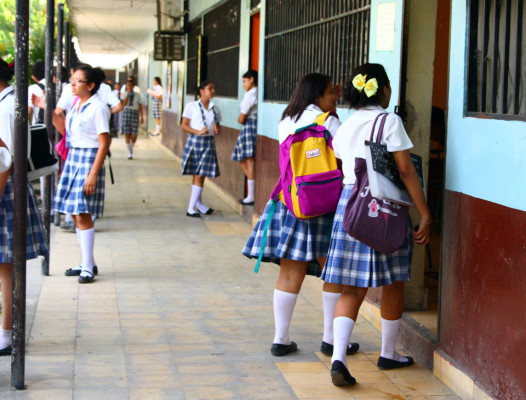 Normalistas del Valle de Sula, certificados en matemáticas