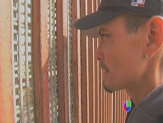 Hondureño deportado por error se reencuentra con familia en frontera