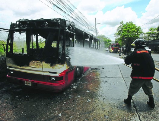 Honduras: Ascienden a seis los autobuses quemados en lo que va del año