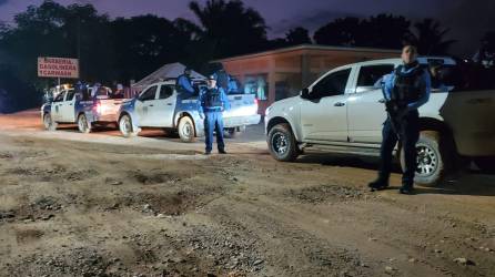 Varias patrullas se trasladaron al sector de Icoteas, Limón Colón a verificar la supuesta masacre que informaba la población, sin embargo la policía solo encontró en el lugar una persona herida de bala.