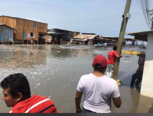 Marejadas afectan costas de Cedeño, sur de Honduras