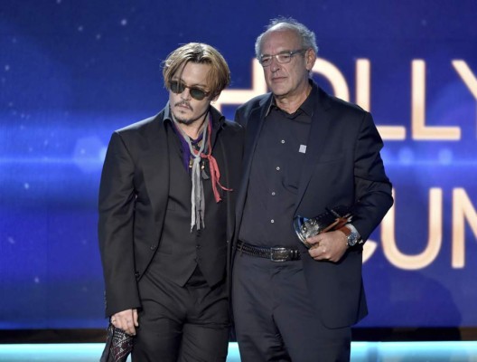 Johnny Depp borracho en los Hollywood Film Awards