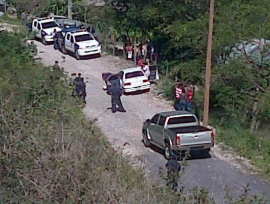 Encuentran muertos a dos hermanos en el interior de un auto en Tegucigalpa