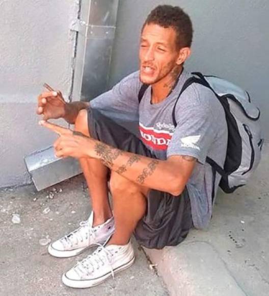 La triste imagen de Delonte West ha conmovido a muchos aficionados de la mejor liga del mundo de baloncesto. Reclaman, como algunos de sus excompañeros, algún gesto para rescatarlo de un pozo cada vez más hondo.