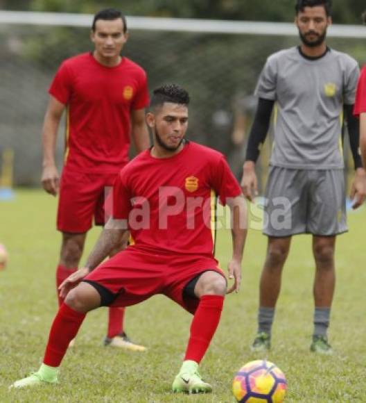 Kevin Maradiaga: El mediocampista hondureño es otro de los que ha llegado al campeón Real España. Será evaluado por el cuerpo técnico.