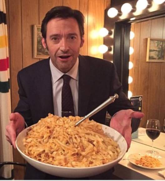 Que no le hablen de dietas a Hugh Jackman. El actor disfruta de las buenas comidas. Hace un par de días anunció en las redes sociales que fue operado por quinta vez de un cáncer de piel en la nariz.