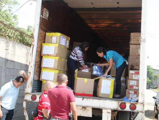 Policía de Honduras recupera furgón robado en San Pedro Sula