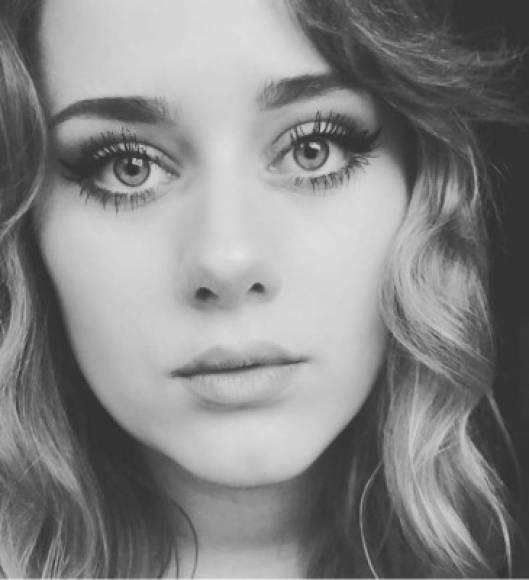 'Yo había pensado en buscar similitudes con Adele antes, notando pequeñas similitudes en nuestros perfiles, pero realmente no creí en nada de eso hasta que la gente empezó a comentar en Instagram sobre nuestro parecido', dijo Hellborg a Us Weekly.<br/>
