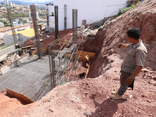 Alud mata a obrero de constructora en Tegucigalpa