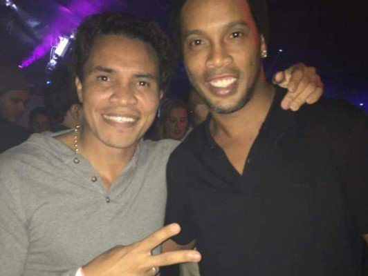 'Rambo' de León compartió con Ronaldinho en una discoteca