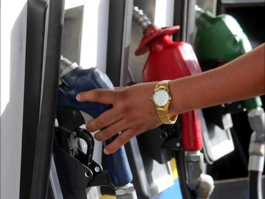 A partir de hoy, vigentes nuevos precios de los combustibles