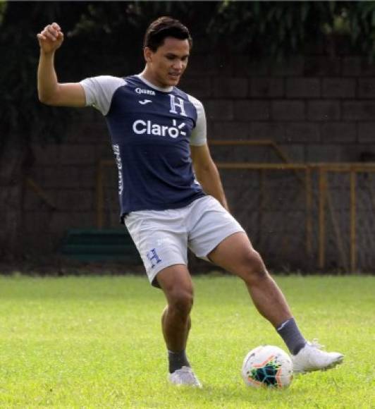 Denil Maldonado - El defensa central será seguramente otra de las novedades frente a Trinidad y Tobago. No jugó contra Martinica, lo hizo Marcelo Pereira en su lugar.