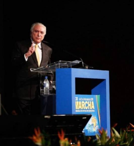 2001-2016: fue presidente Partido del Movimiento Democrático Brasileño del PMDB.