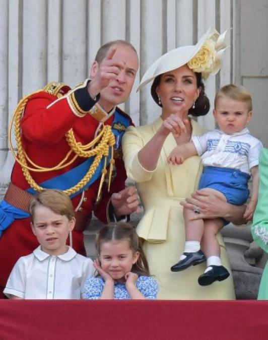 El segundo royal más joven de la Casa de Windsor deleitó con sus simpáticos gestos.
