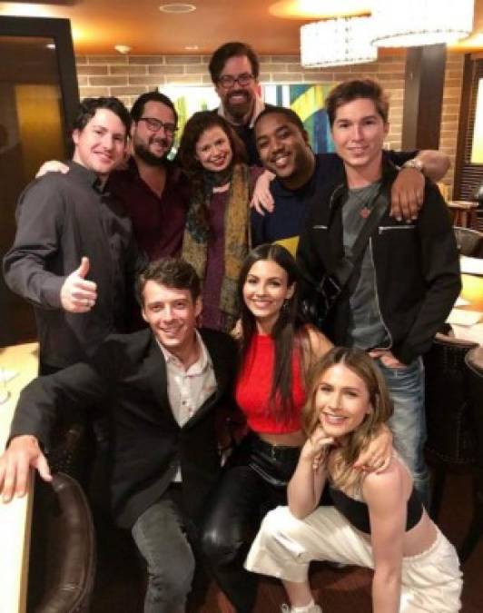 El elenco se reunió en medio de rumores de un reboot de la serie.