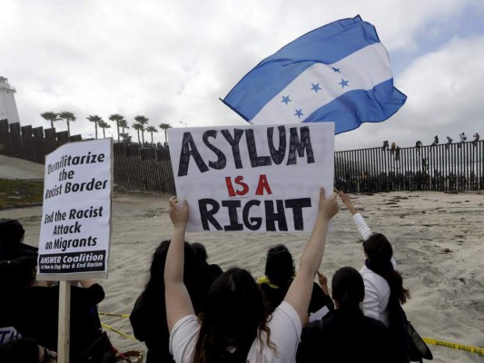 Abogado de EEUU responde preguntas sobre peticiones de asilo