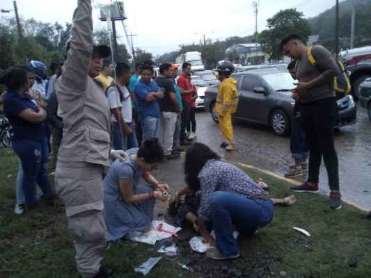 Bulevar del sur: rastra atropella a pareja que iba en moto, dejando un muerto y un herido