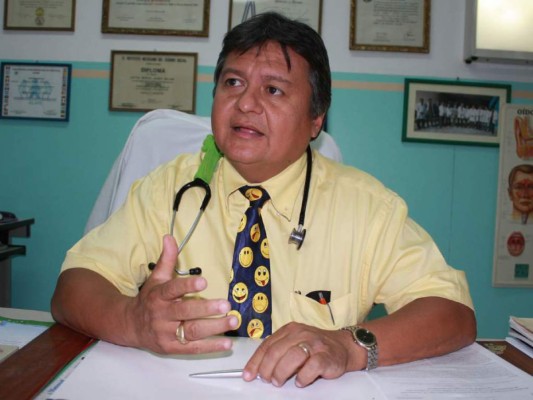 Policía rescata sano y salvo a Víctor Muñoz, jefe de pediatría