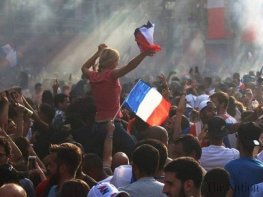 Francesas denuncian en Twitter abuso sexual durante la final del Mundial