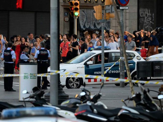 Aumentan a 16 los muertos por ataques en Cataluña