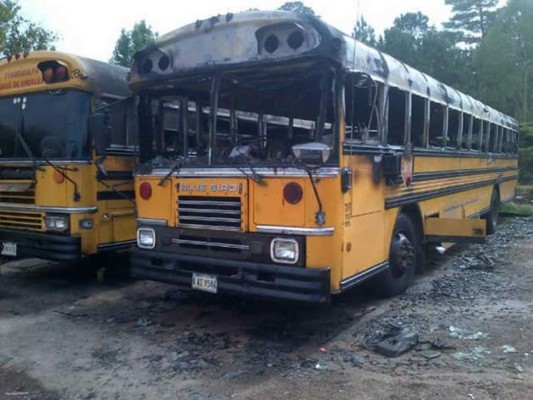 Dos autobuses fueron incendiados en Valle de Ángeles, Francisco Morazán