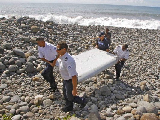 Francia confirma hallaron los restos del avión desaparecido