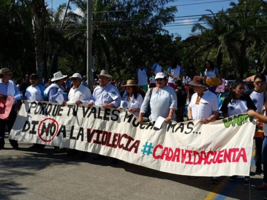 Caminata en San Pedro Sula por un alto a la violencia en el país