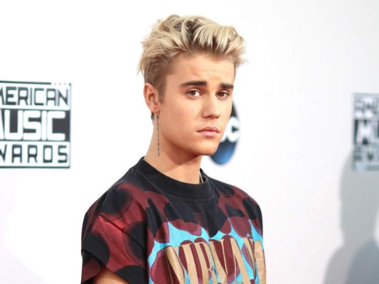 Golpean a Justin Bieber en una disco