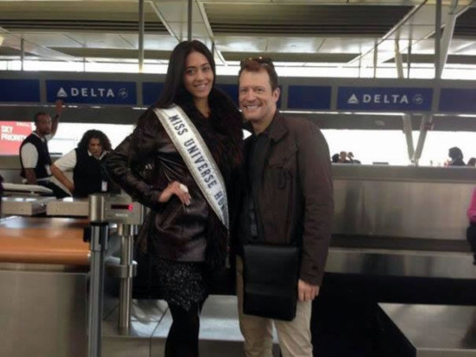 Miss Universo Honduras parte a Rusia