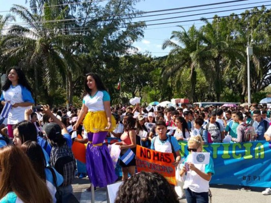 Caminata en San Pedro Sula por un alto a la violencia en el país