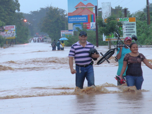 Lluvias interrumpen el paso Saba, decretan alerta amarilla en seis departamentos de Honduras
