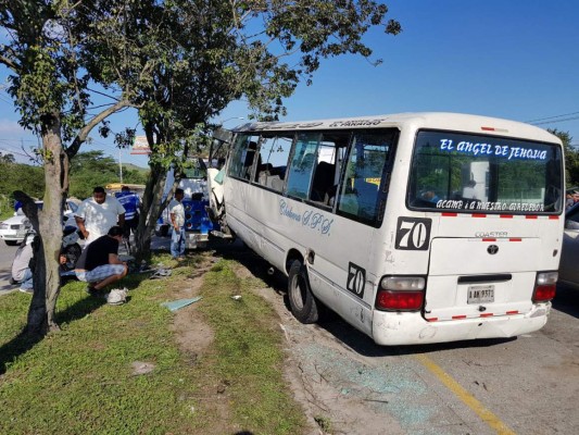 Accidente entre bus y pick up deja 11 heridos en San Pedro Sula
