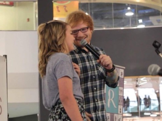 Ed Sheeran sorprende a fanática cantando a dúo en Canadá
