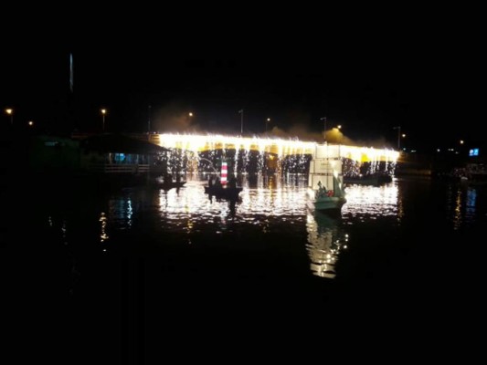 Noche Veneciana llena de colorido Puerto Cortés