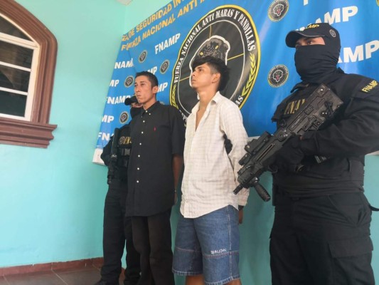 Capturan a dos extorsionadores en La Ceiba