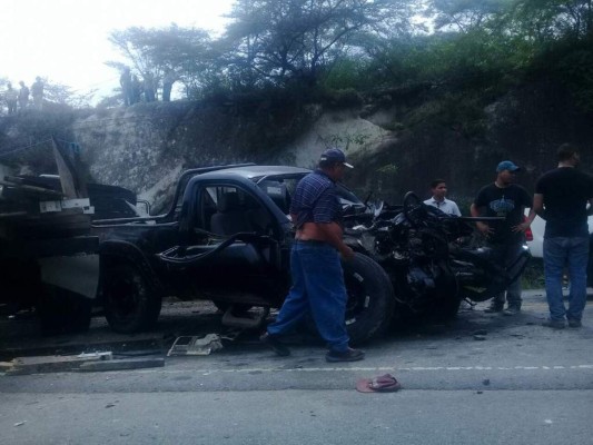 Un muerto y 20 personas heridas deja múltiple choque en carretera de Olancho