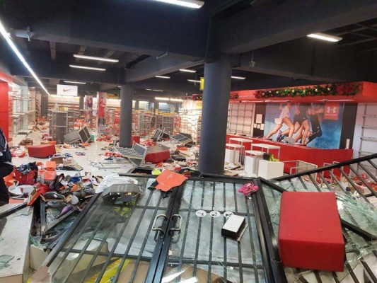 Manifestantes dejan destrucción en Honduras