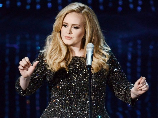 Adele confirma que su nuevo CD se llamará '25” y lo lanzará el otro mes